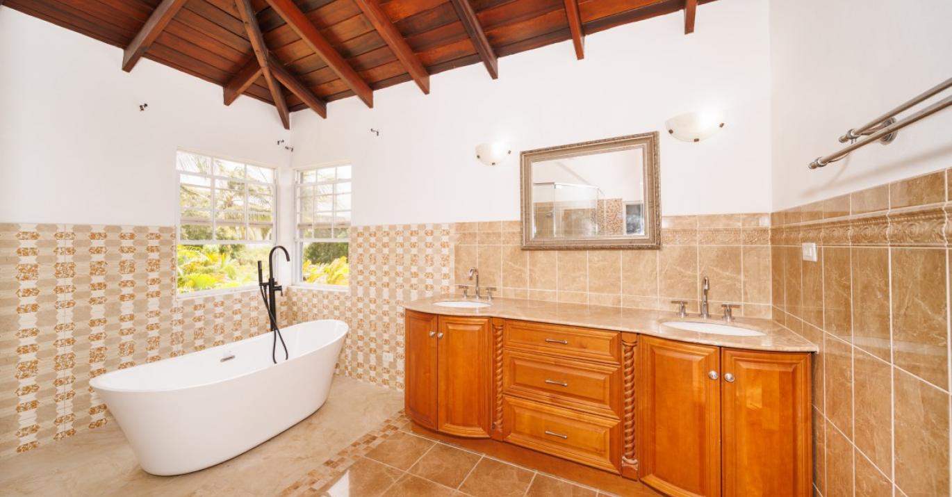 The Lighthouse master tub