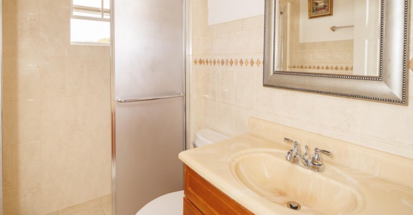 The Lighthouse shared bathroom