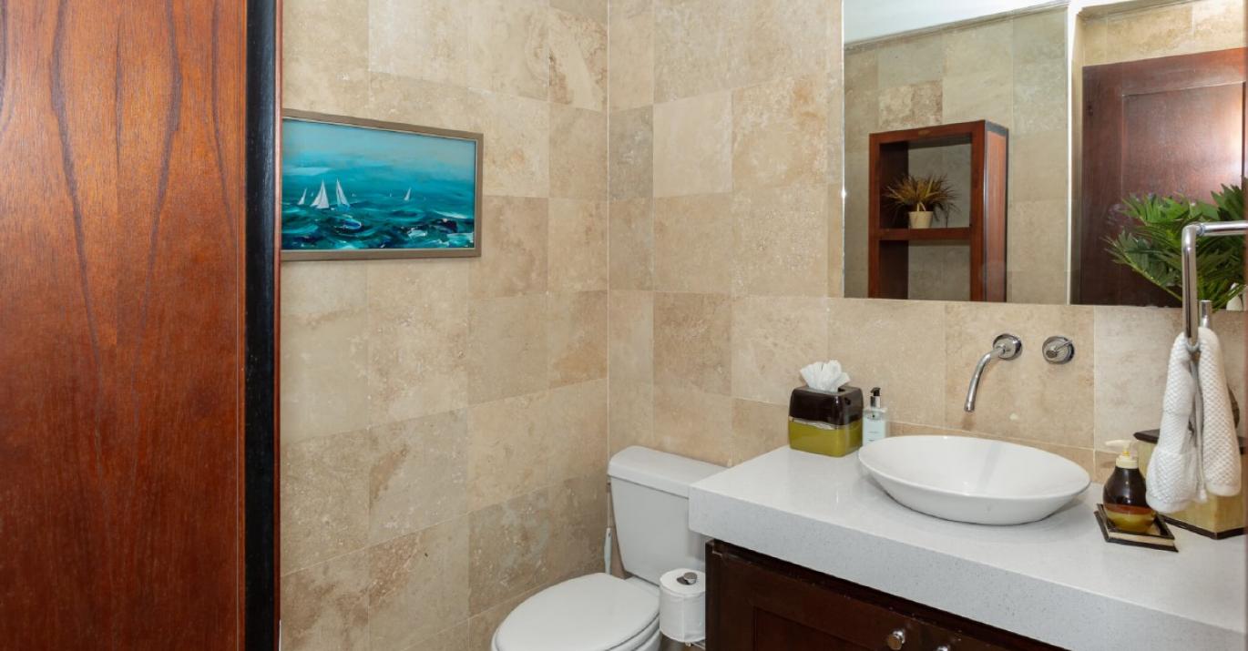 crowsnest basin bathroom