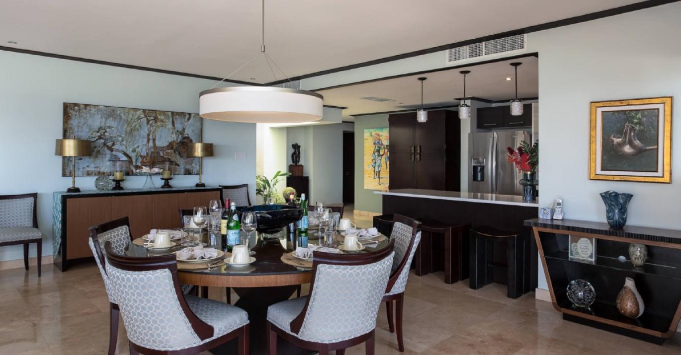 crowsnest indoor dining