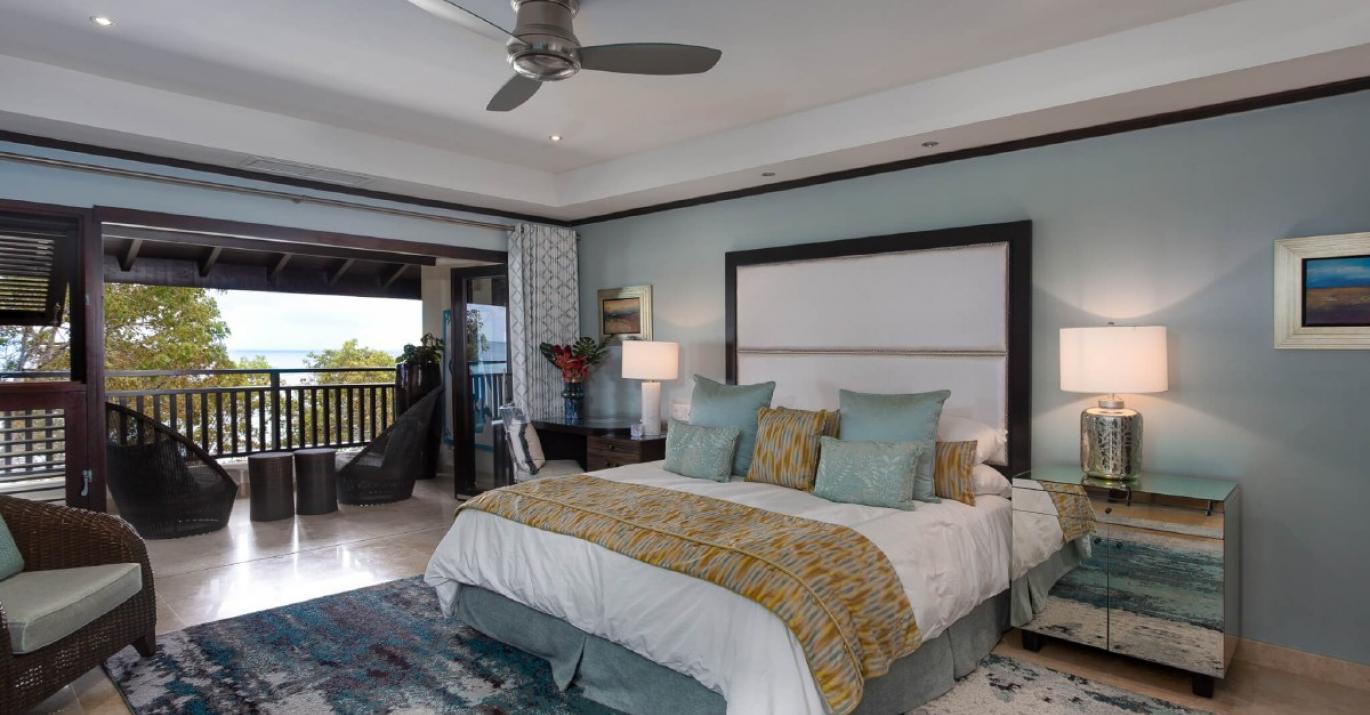 crowsnest master room