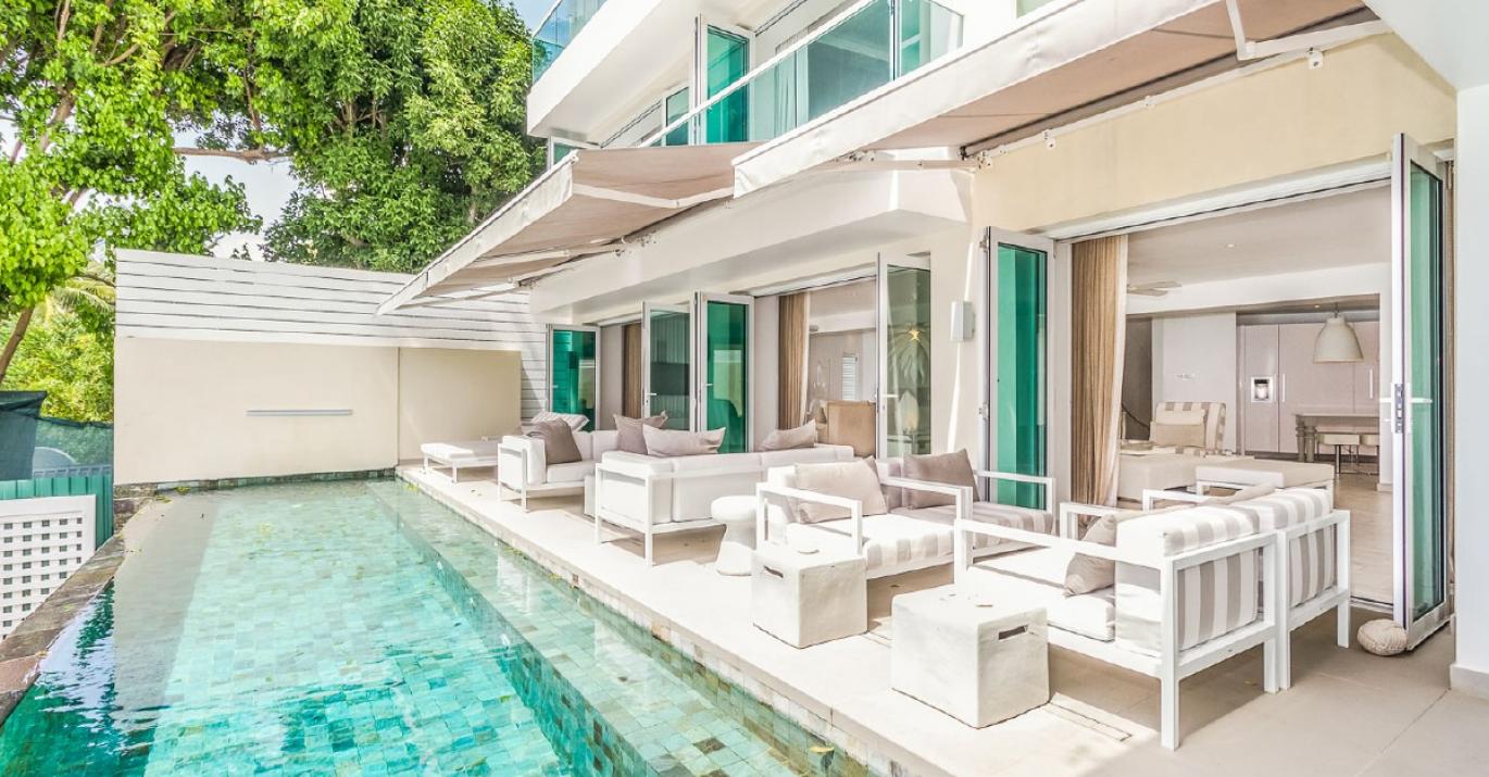 footprints beachfront villa pool