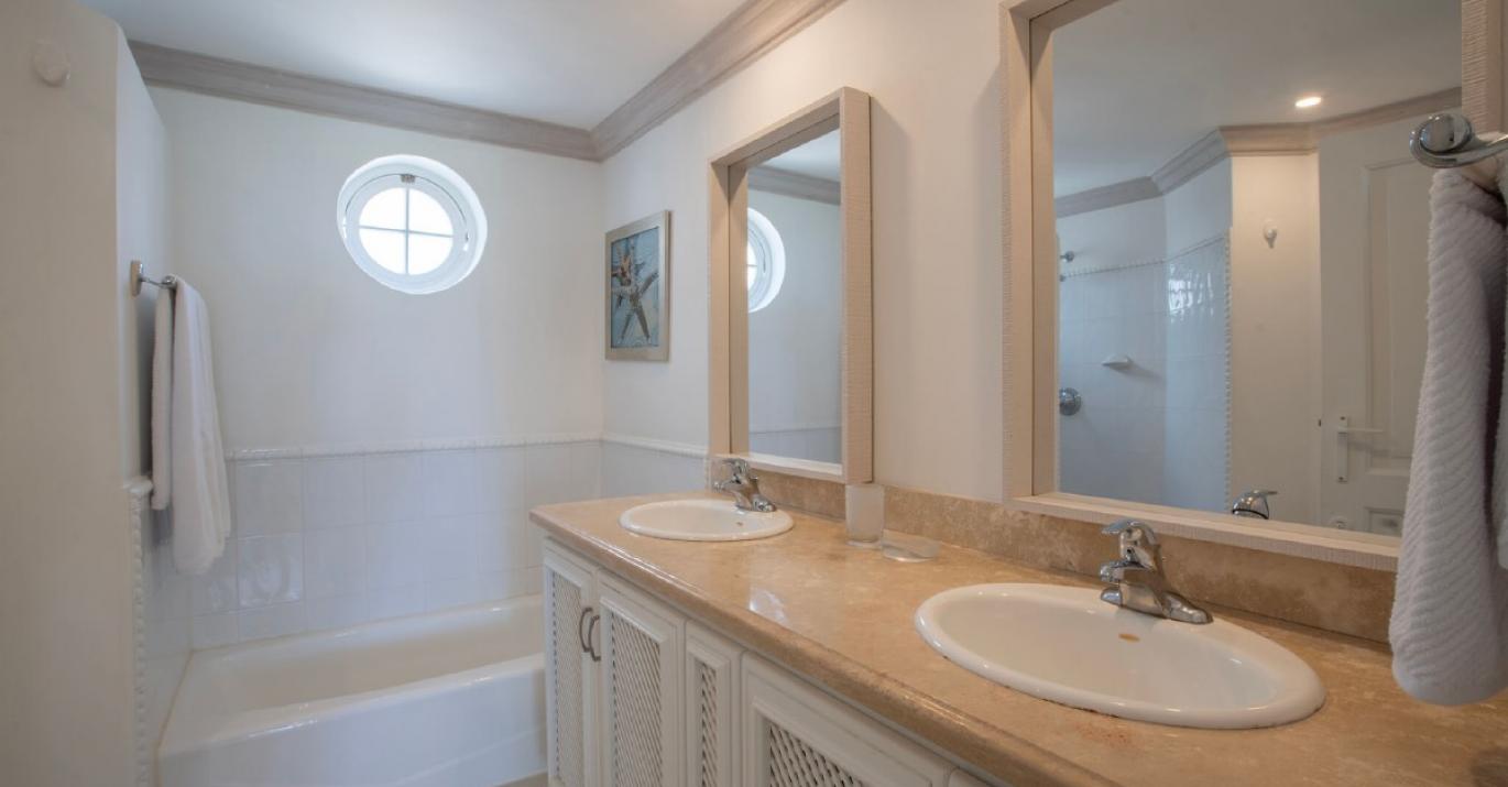 foresthills 12 hugo bathroom