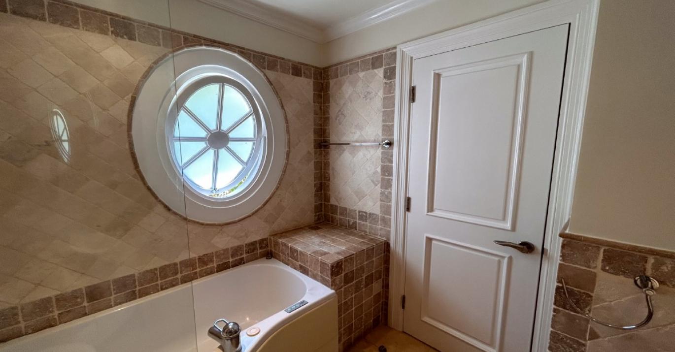 schooner 108 bathroom