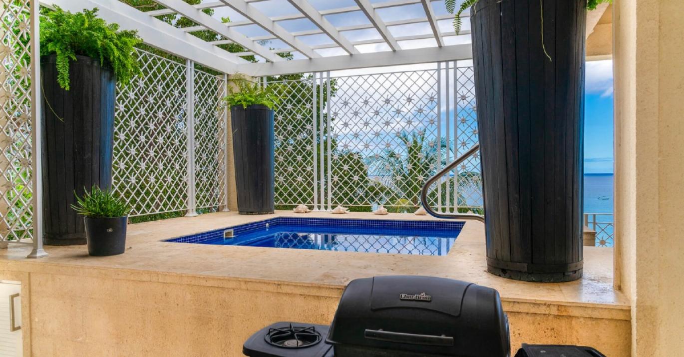 Smugglers 7 plunge pool