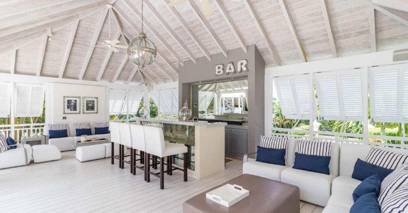 tradewinds lounge