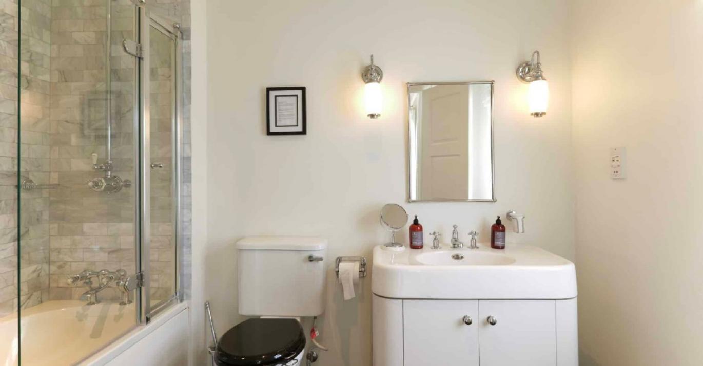 tradewinds shower
