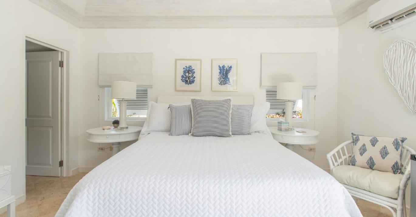 villa hugo cottage bedroom