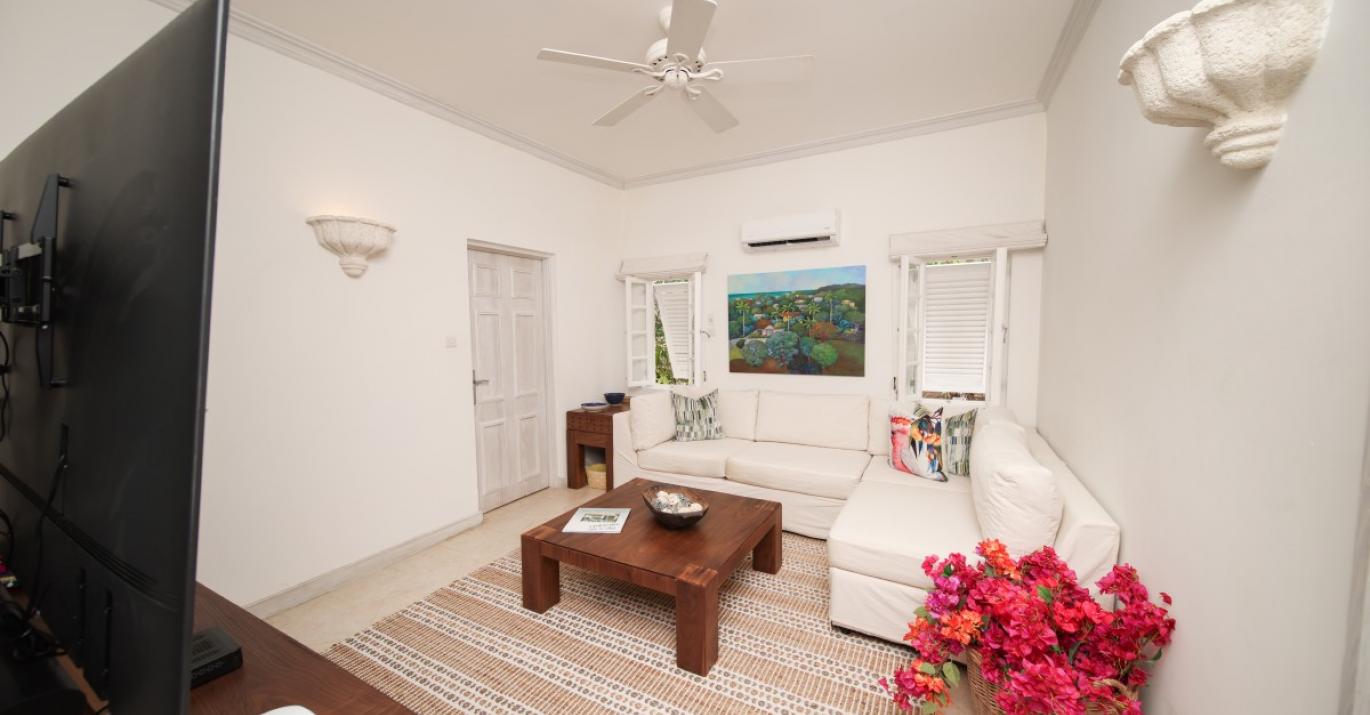 villa rosa sitting room