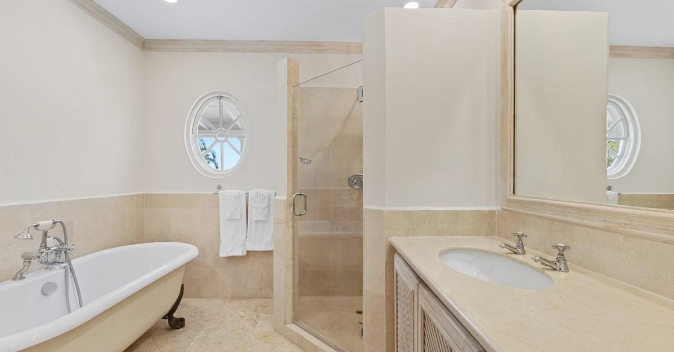 villa rosa tub shower