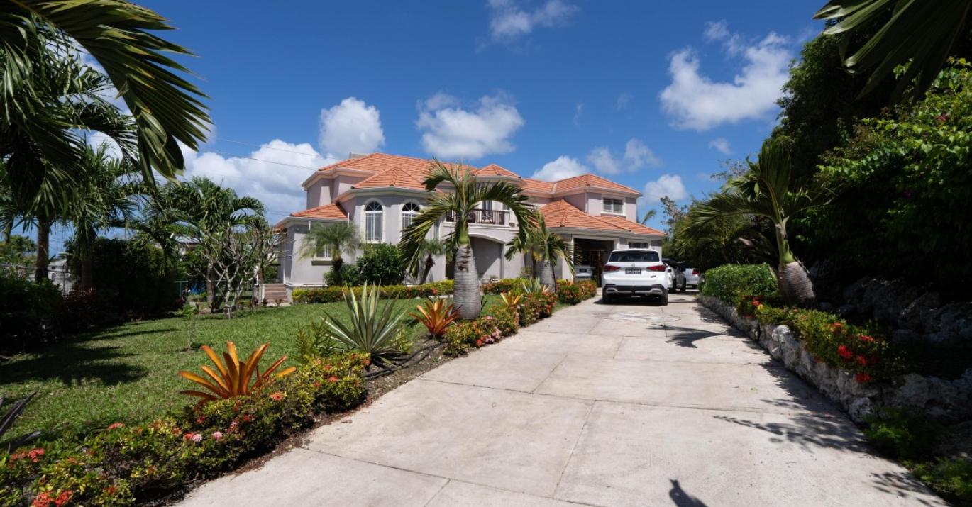High Park Meadows Halls Villa 2 and cottage for Sale Barbados