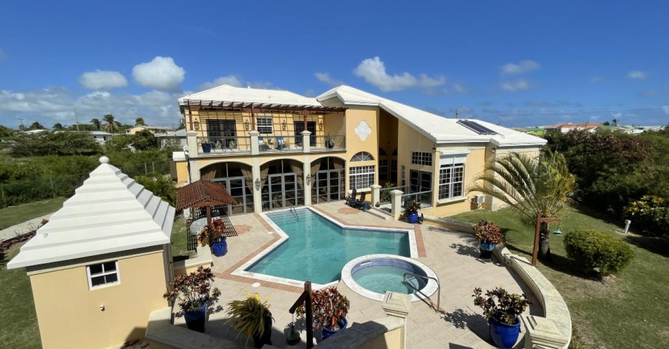 Buzzards Roost property for sale Harmony Lodge near Foul Bay Beach and The Crane