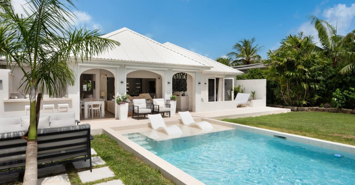 Pebbles, Gibbs Glade modern residence for sale with pool west coast near beach