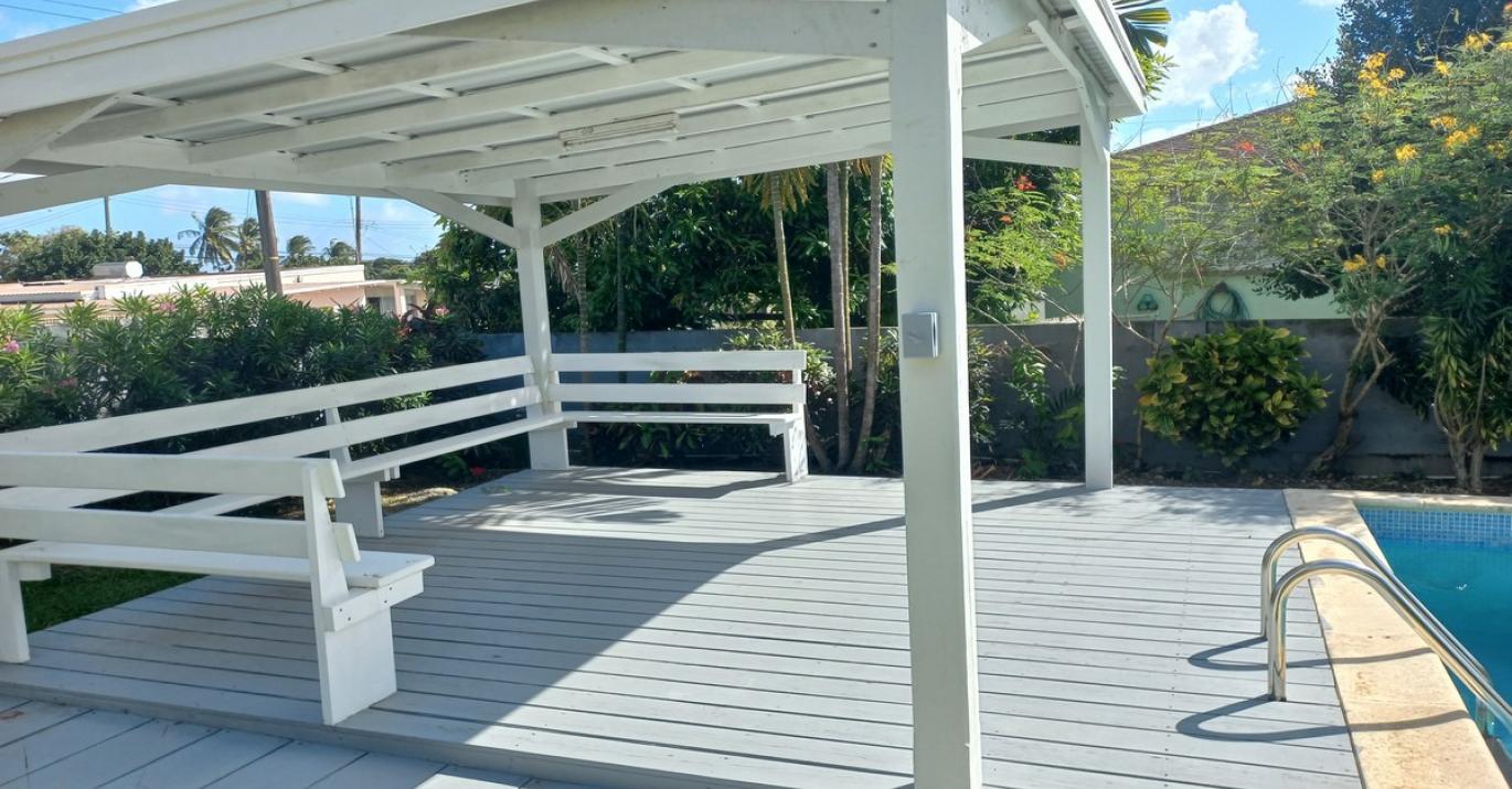 Rowans 25 covered pool deck