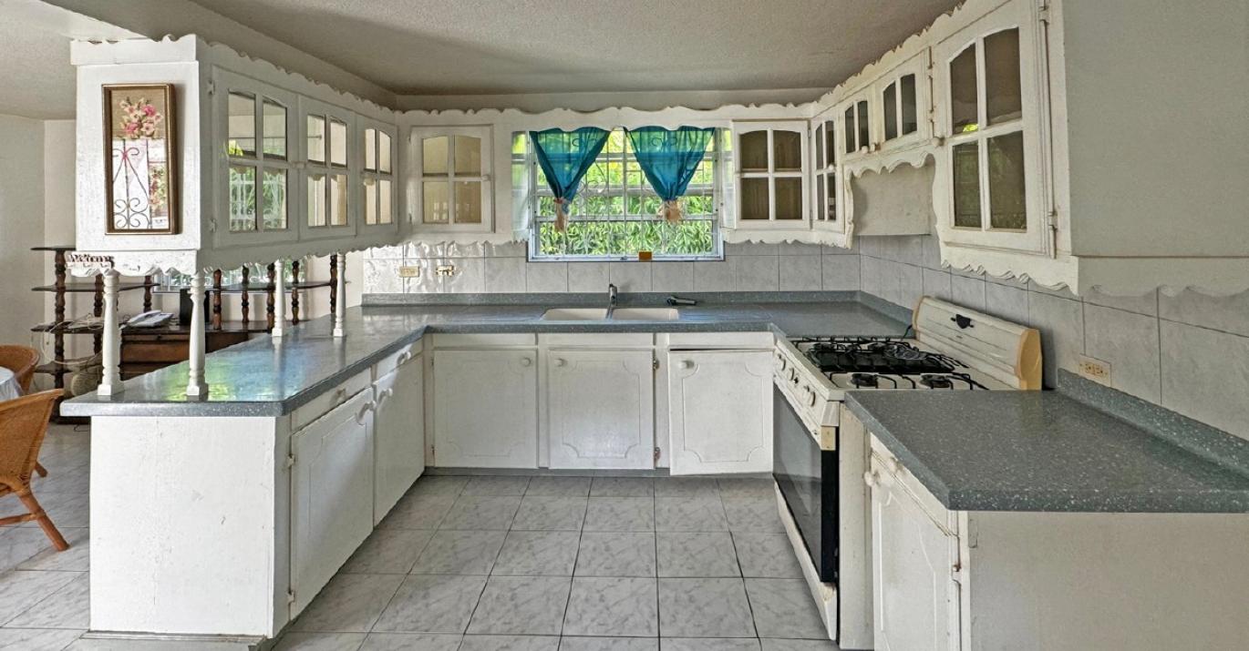 Ednas Dream Lower Kitchen