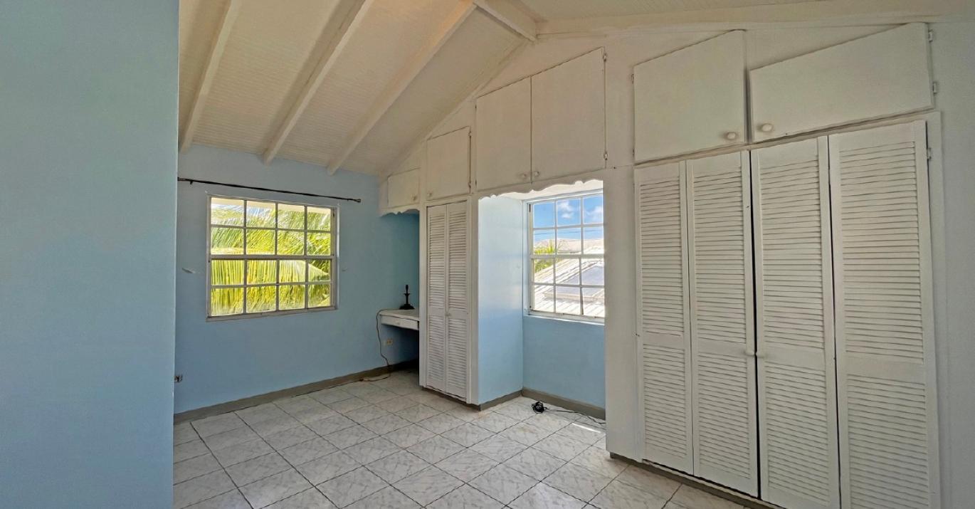 Ednas Dream Upper Apt 2Bedrooms