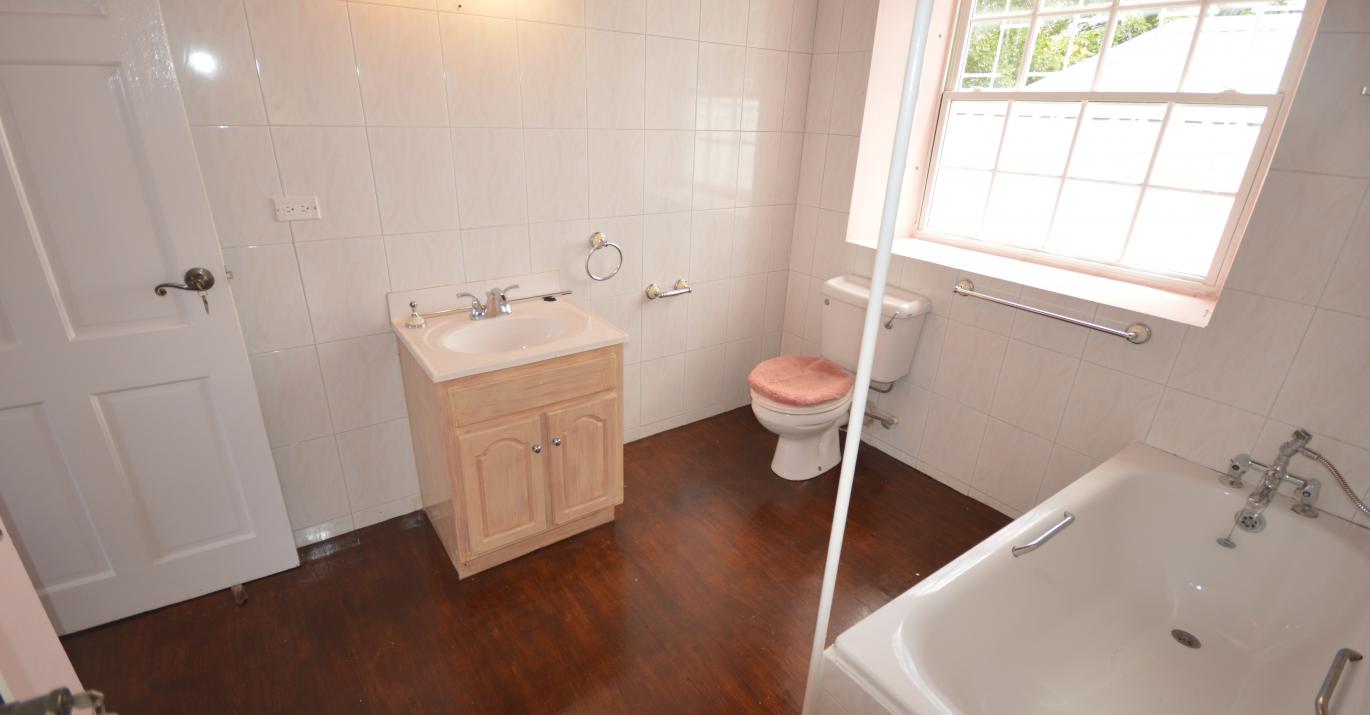 Alma South House Bathroom 2