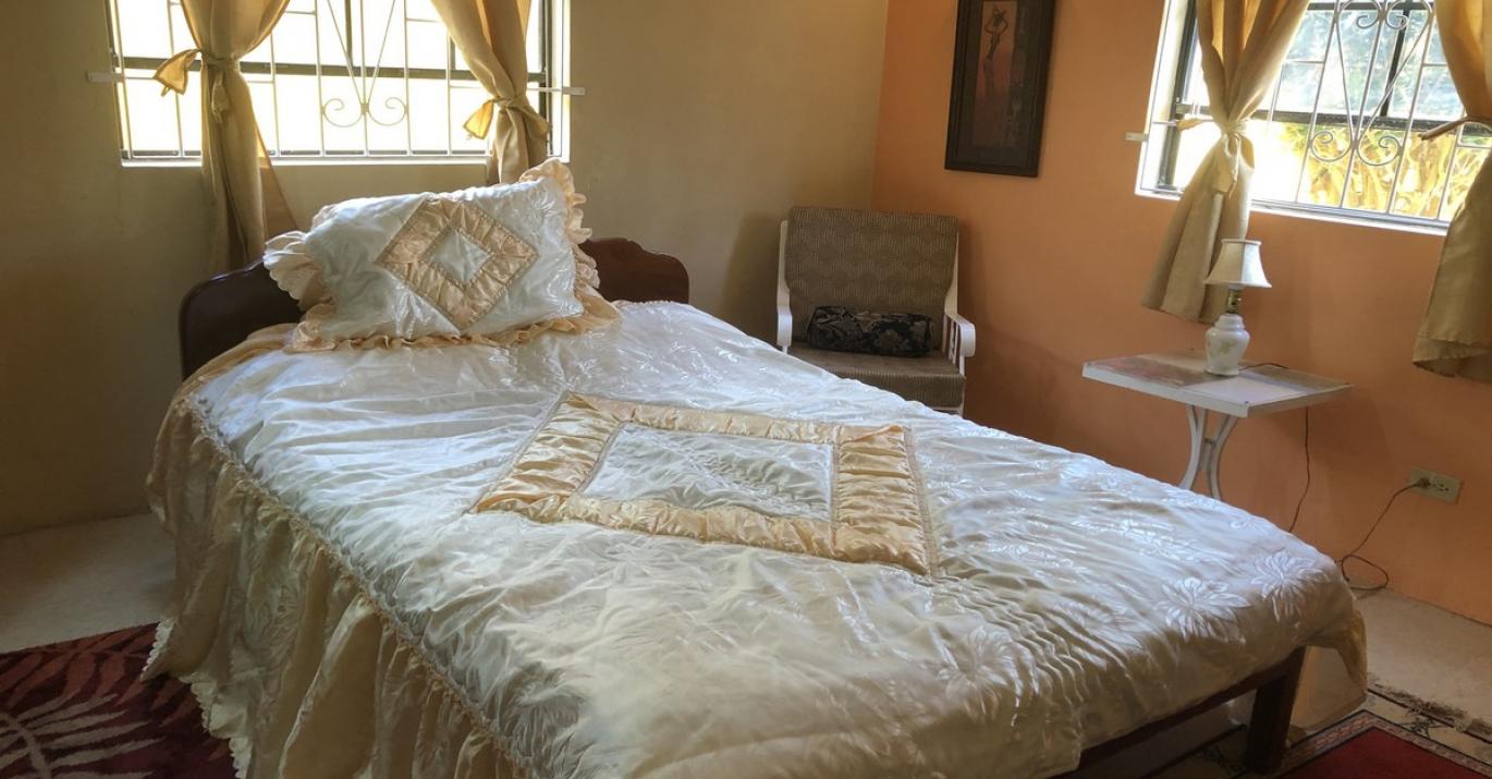 1st Avenue Grazettes Bedroom 3