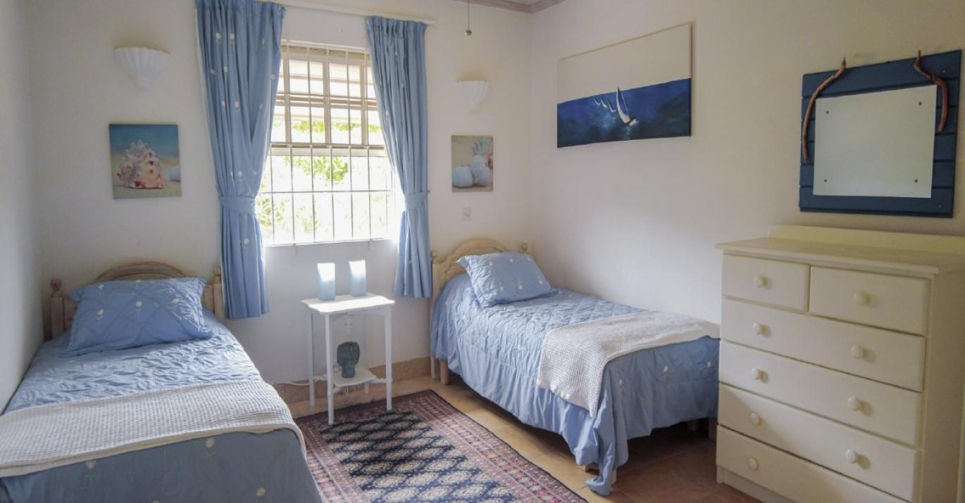 Lime Villa Guest Bedroom4