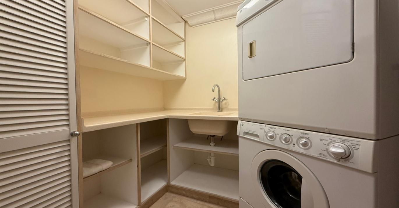 SPB305 laundry 548