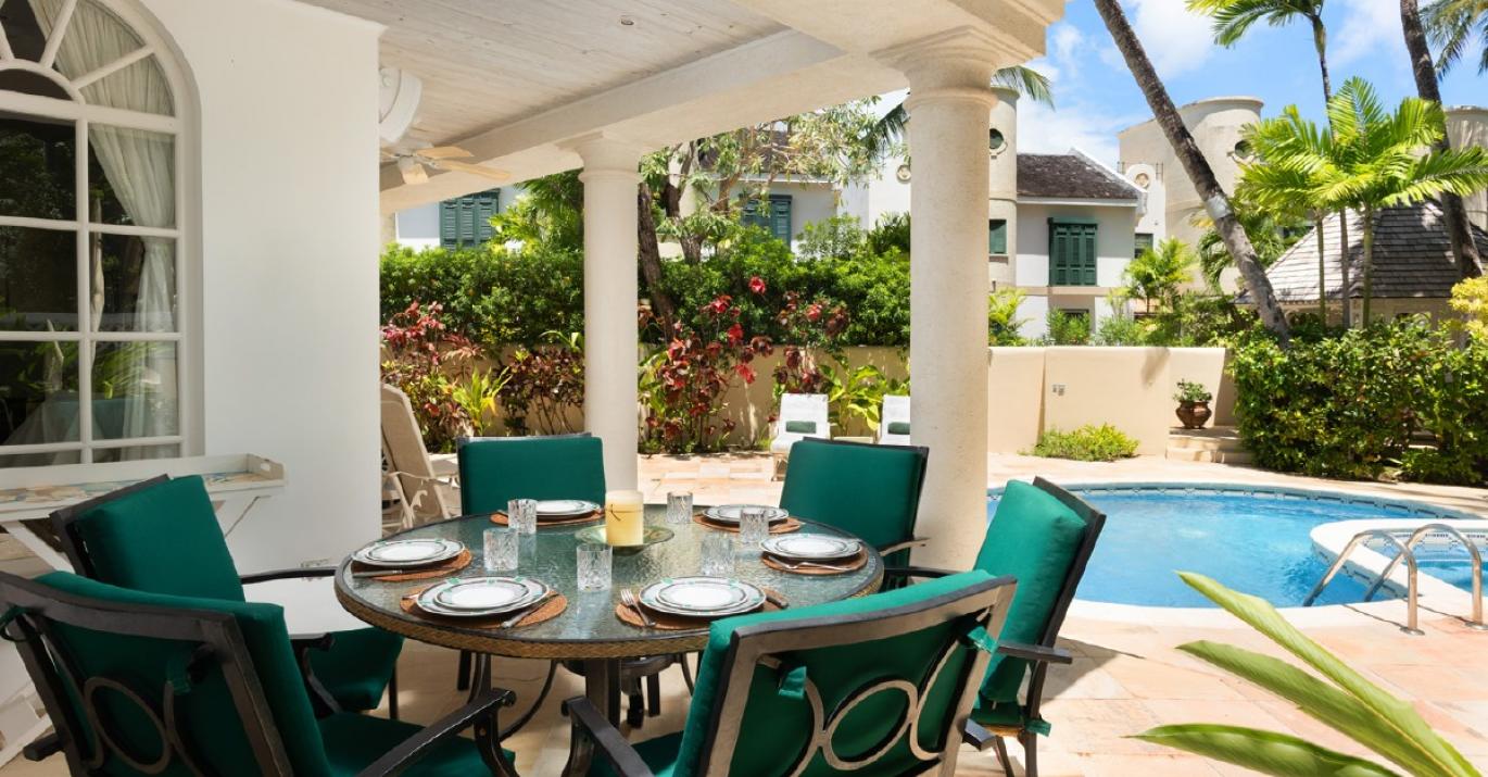 Twin Palms outdoor dining