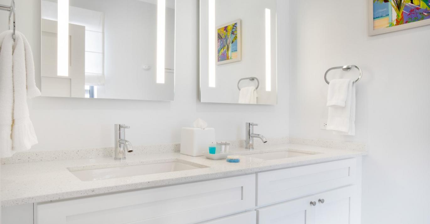 Ylang Ylang Bathroom1