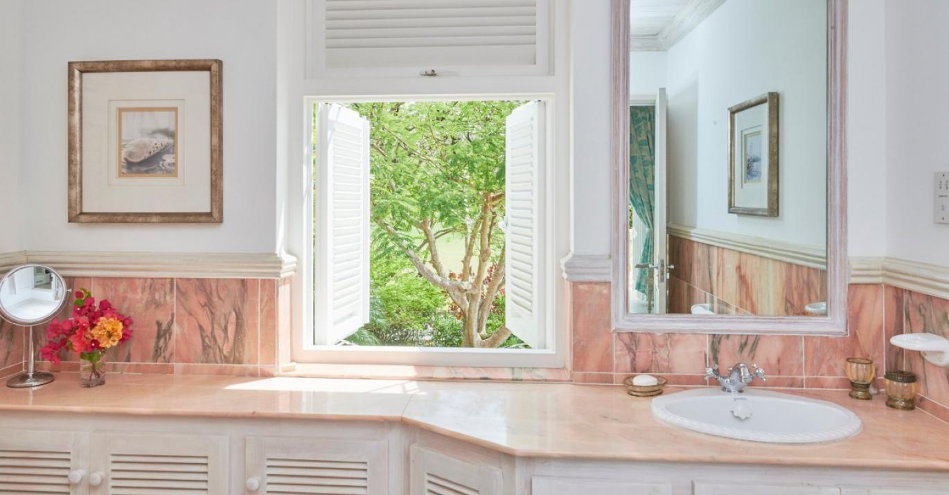 cuckooland bathroom views