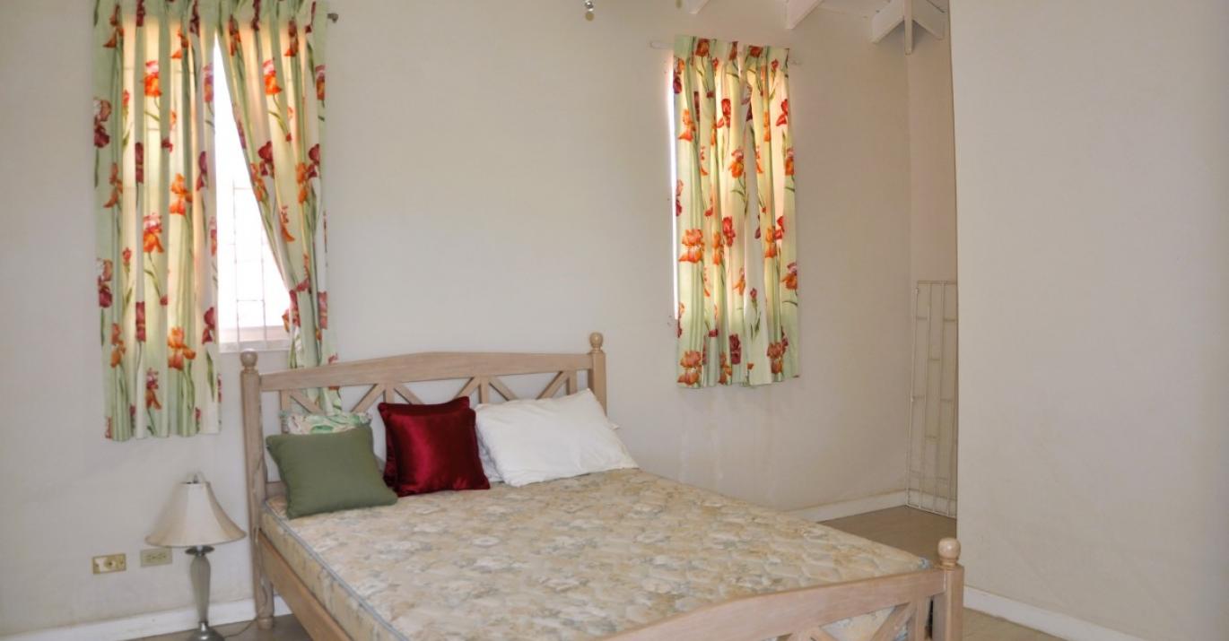 maynards 185 upstairs bedroom