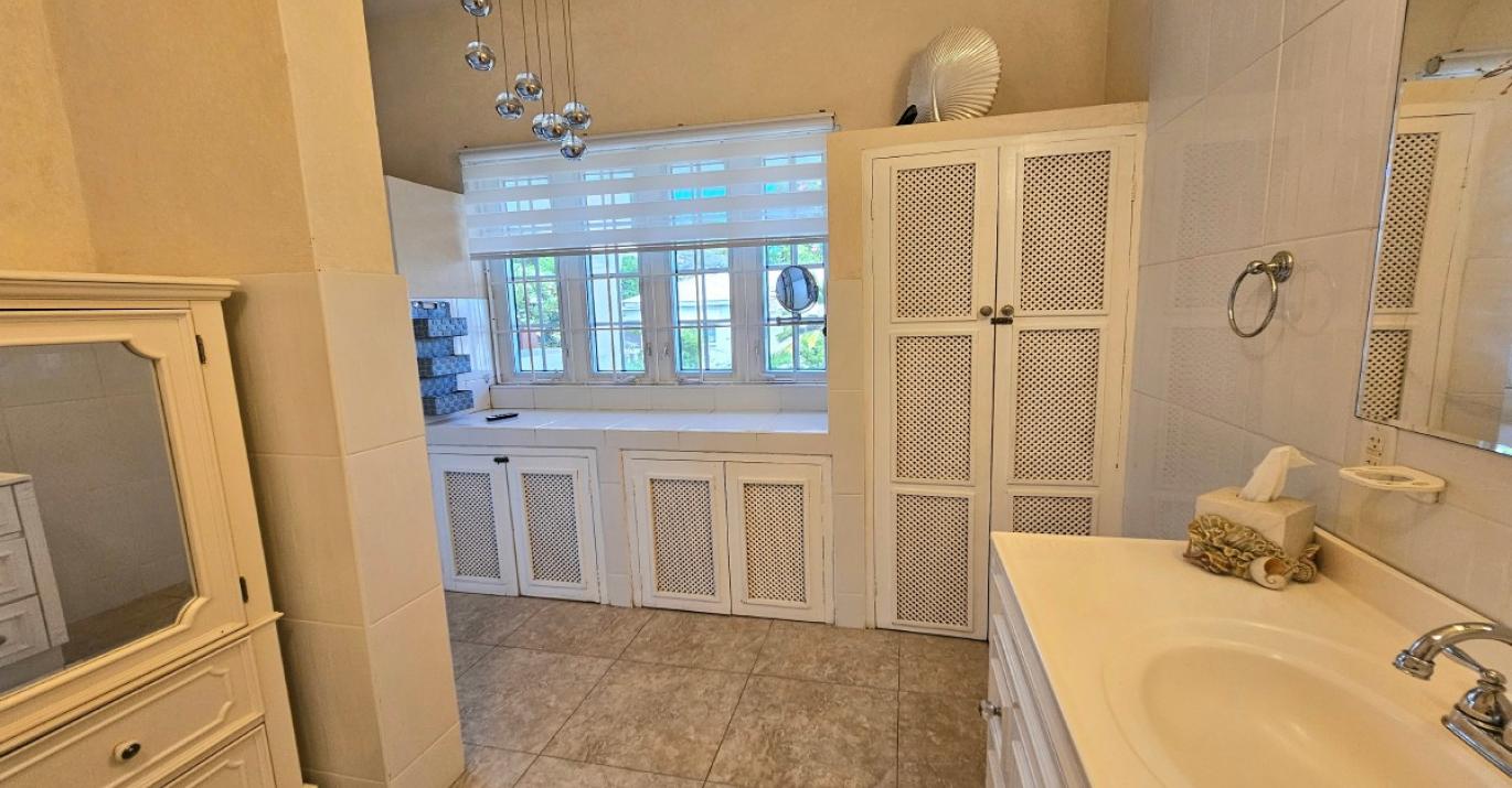 pearl 120 master suite