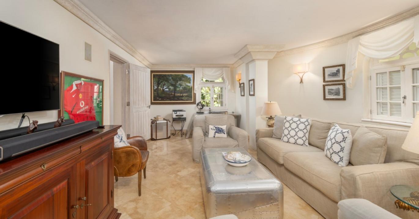 sandalo living room