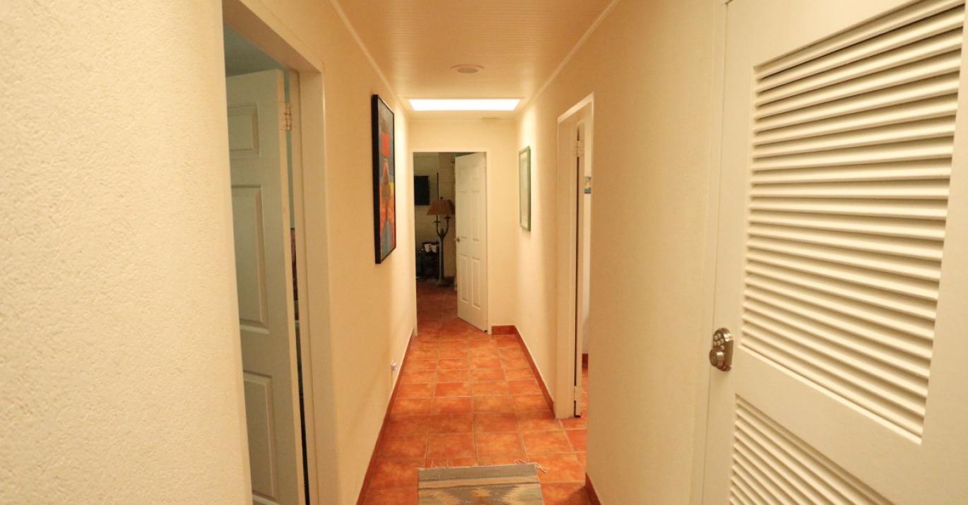 sunset ridge 32 bedroom hallway